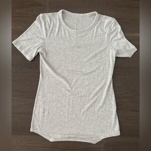 lululemon athletica hold tight Short Sleeve Crew Tee - Light Gray Heather size 6